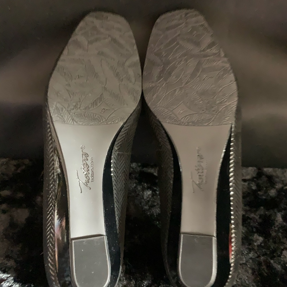 Trotters "Lauren" Black Suede Slip On Sm Wedges - Picture 4 of 4